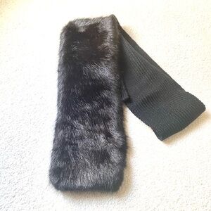 Faux fur & knit black scarf